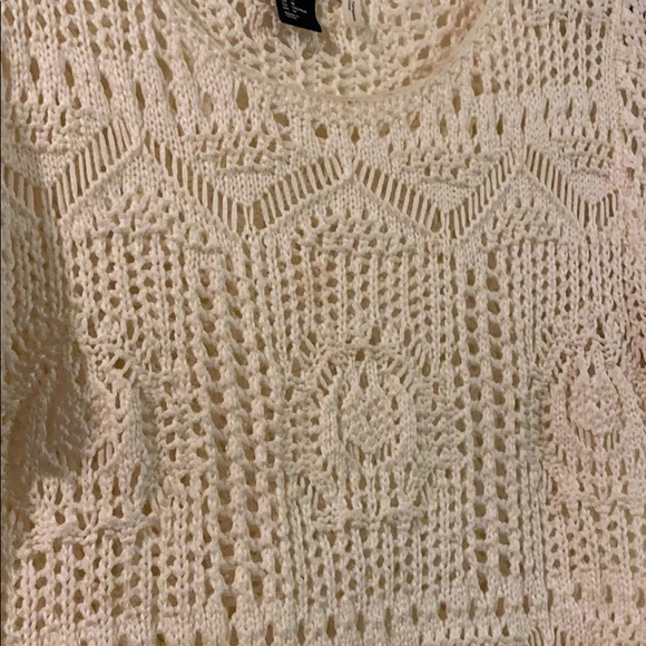 White top - Picture 2 of 2